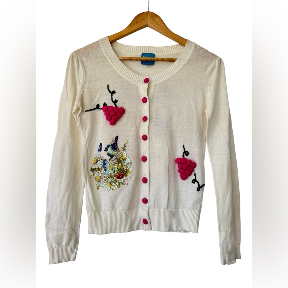 Siren cream-colored cardigan floral sequins & embroidered grapes